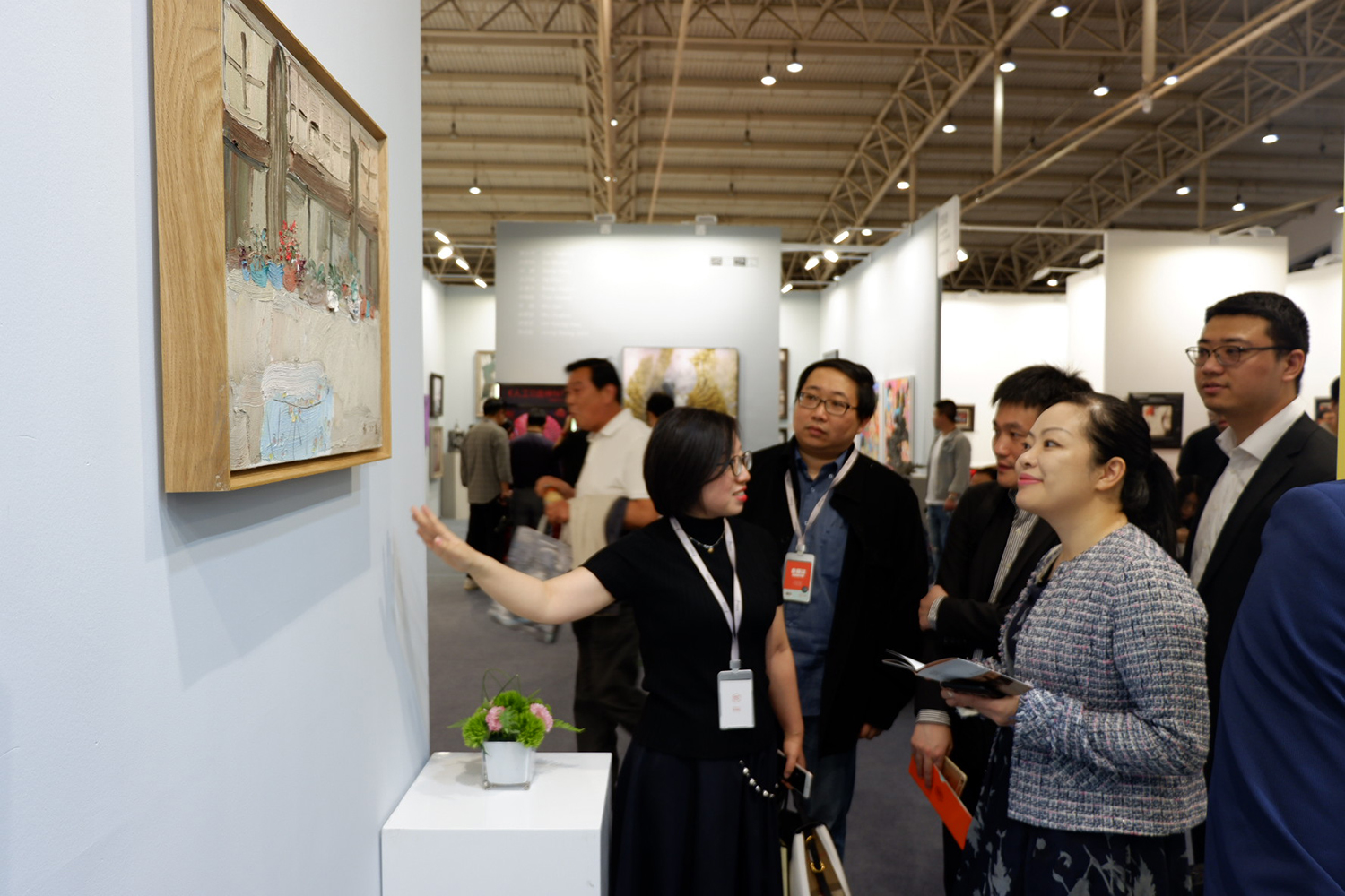 導覽圖1墨斗魚聯(lián)合創(chuàng)始人余芳倩、周昂為嘉賓導覽.jpg