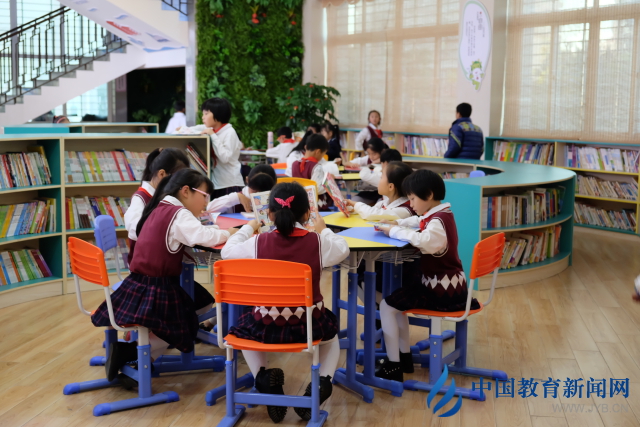 圖書館、書吧閱讀 (2).JPG